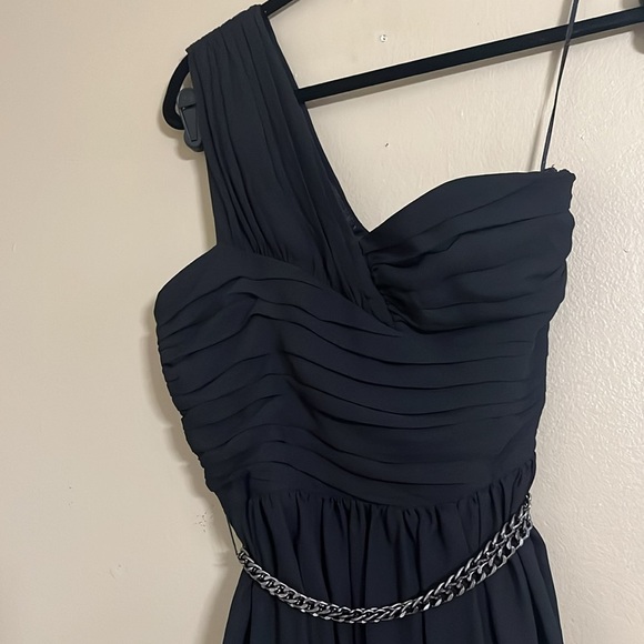 Express Black Chiffon Flowy Party Pleated Dress with Chain Belt Sz 6 - Picture 5 of 5